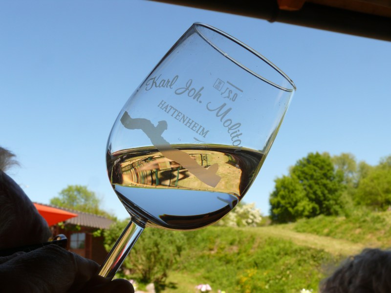 Weißwein in einem Glas