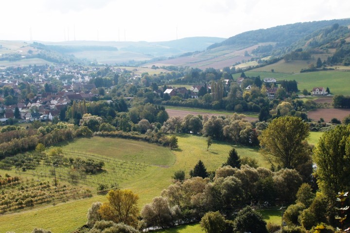 Eine heilige Klausnerin, Visionen, Klosterruine Disibodenberg – per E-Bike erfahren wir mehr über Hildegard von Bingen.