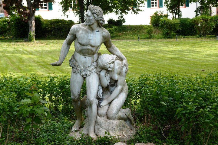 Marianne von Preußen: eine starke Frau, vom Hof verbannt. Expedition – eine Wanderung kombiniert mit einer Schifffahrt - in die Vergangenheit - zu einem vergessenen Museum, einem Schloss und einer Fahrt zur Insel im Rheingau.