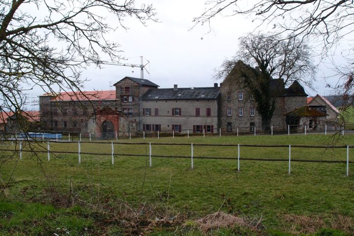 Gemeinsam mit kleinen, genügsamen und doch ausdauernden Islandpferden unterwegs