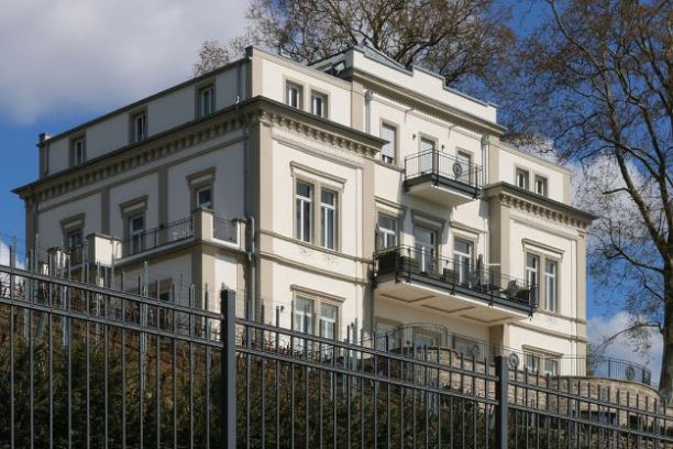 Rheingau, Eltville und Walluf. Flussauf, flussab! Die Rheingauer Riviera und ihre Geschichte