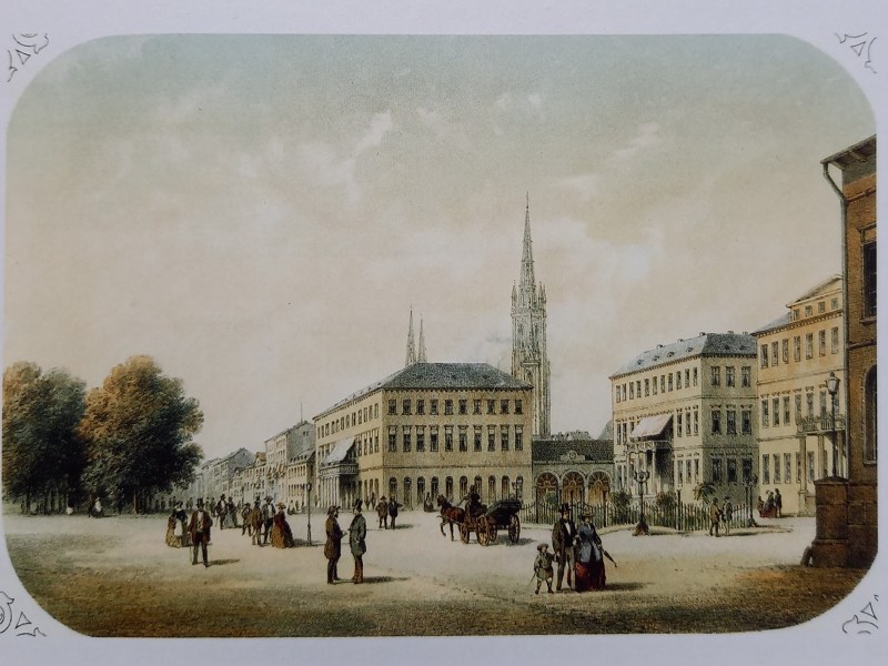 Es gibt Plätze, die schön sind, aber nicht lebendig, zum Beispiel den Luisenplatz, und Plätze, die beides zugleich sind: schön und lebendig, zum Beispiel den Schlossplatz. Was aber, wenn Plätze weder schön noch lebendig sind? Eine Erkundungstour in Wiesbaden.