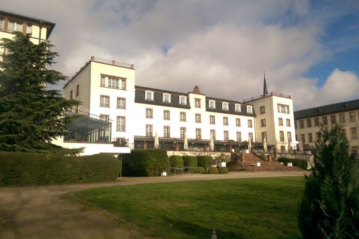 Rheingauer E-Bike Our Ost, Walluf, Bubenhäuser Höhe, Kiedrich, Wein, Kloster Eberbach, Mariannenaue, Hattenheim, Eltville